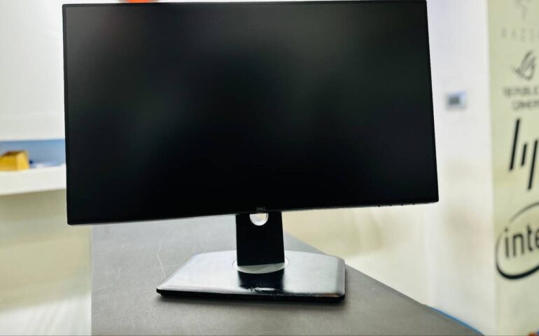 Dell 24″ Inch Frameless Monitor