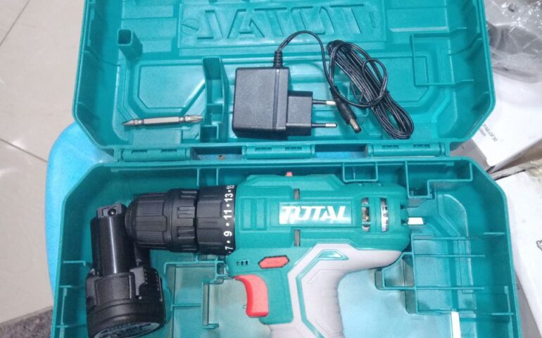 Total Rechargeable Drill 12 Volt
