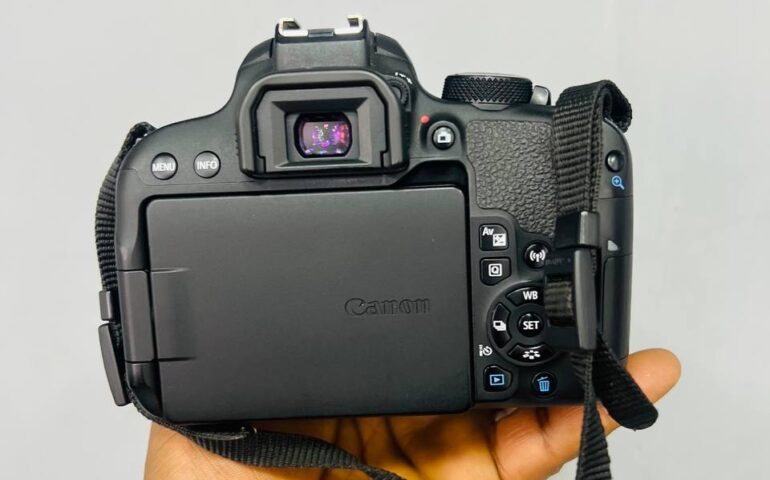 Canon 800D Camera